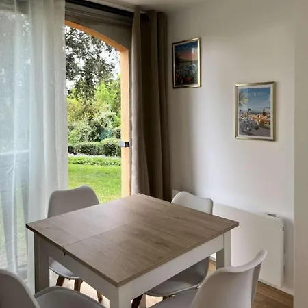 Lagon Bleu Bali Фрежюс